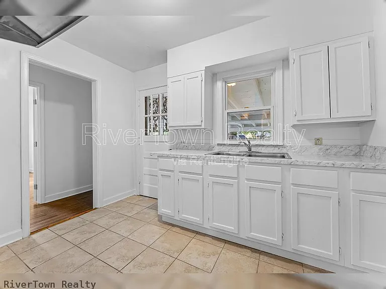 810 Indian Dr — Photo 18