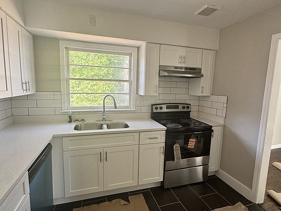 3rd image of 2169 Barbara Ln