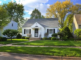 2220 E Lombard St, Davenport, IA 52803