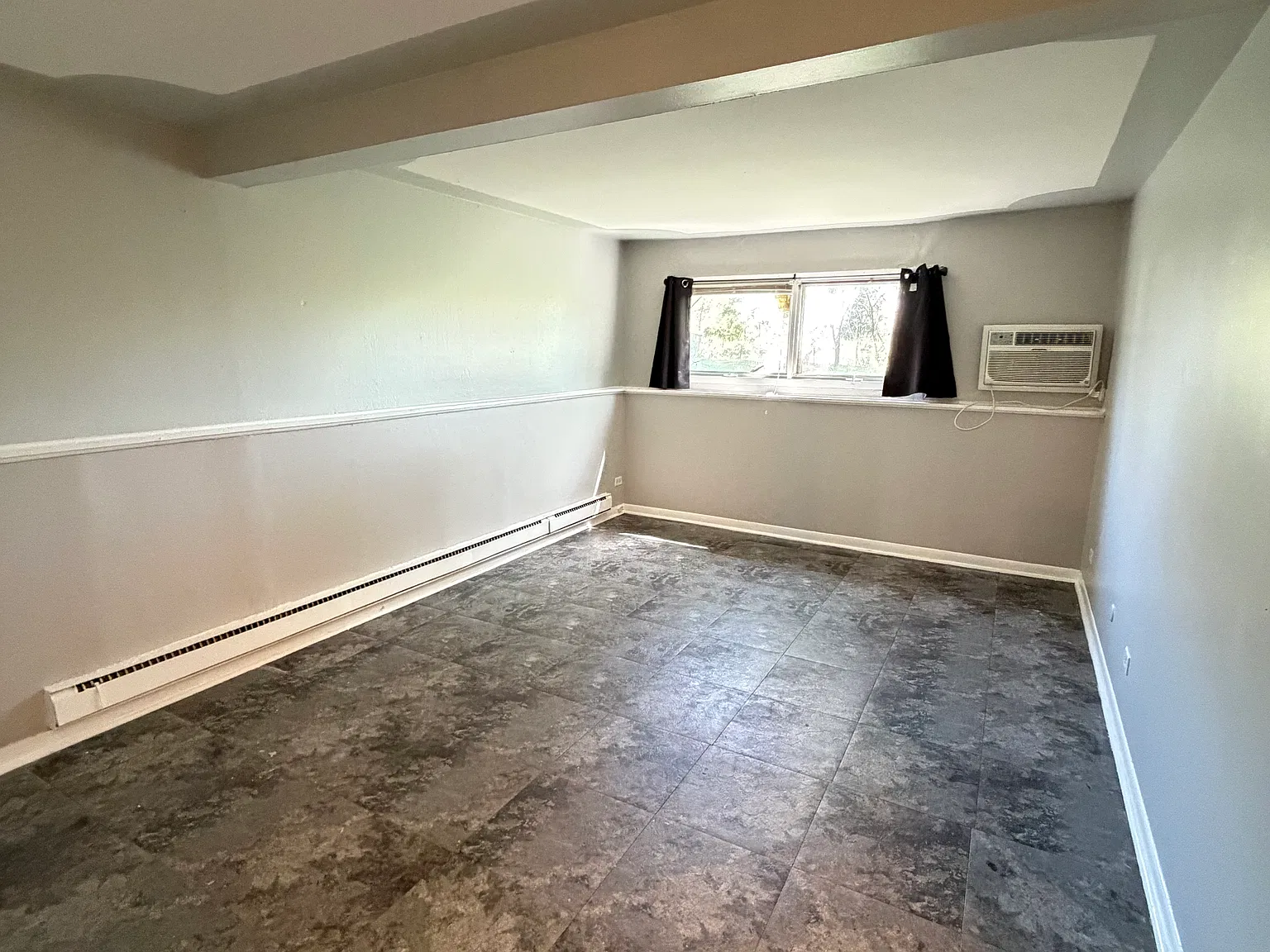2 bed, 1000 sqft, $1,595 — Photo 2
