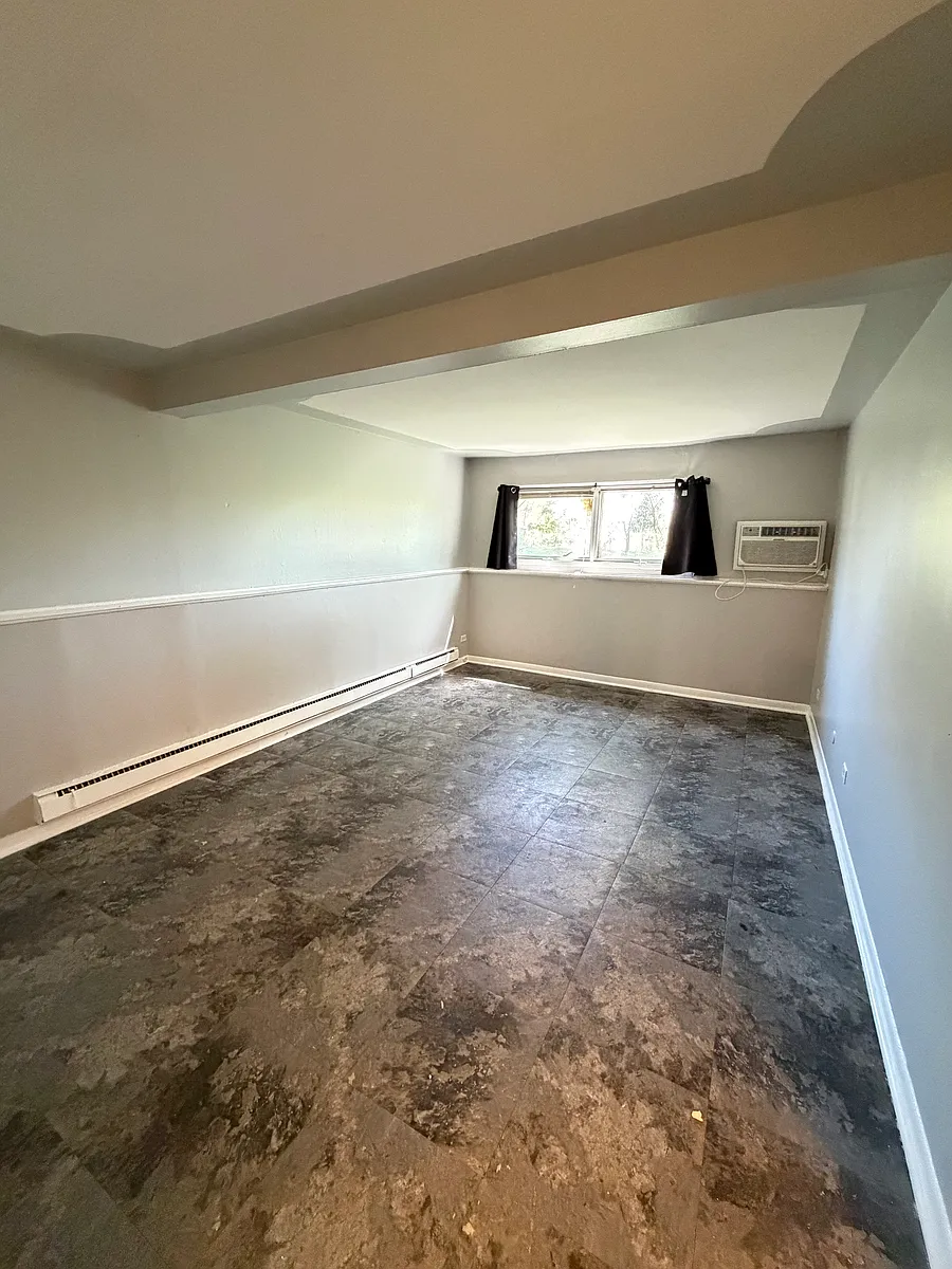 Building Photo - 1685 Mulberry Ln #4