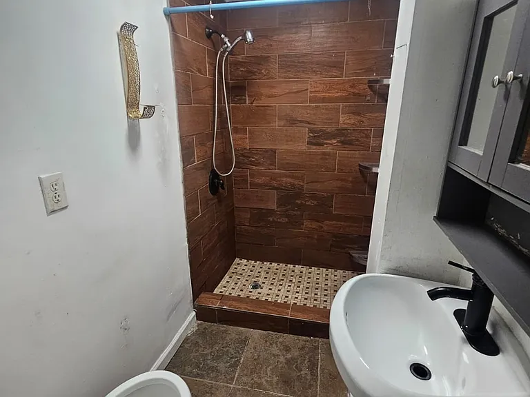 31 Hillman St #1 — Photo 8