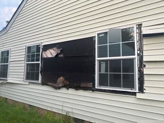 5th image of 2047 Amos St