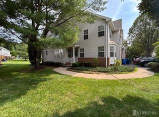 107 Amy Dr, North Brunswick, NJ 08902