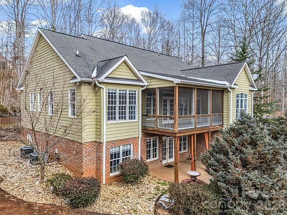 4th image of 150 William Gilbert Loop