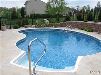 3rd image of 702 Stone Hill Dr