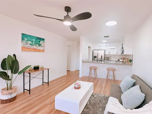 2752 Kaaha St APT 207, Honolulu, HI 96826