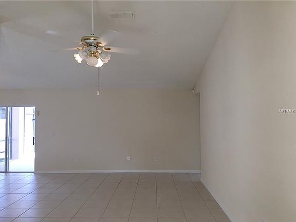 3rd image of 115 Sunny Oak Trl