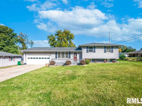 101 Avalon Dr, Washington, IL 61571