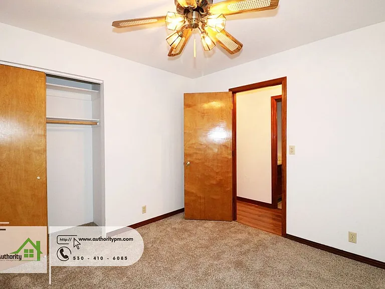 1744 Kildare Dr — Photo 16