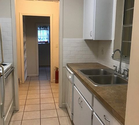 3rd image of 2439 W Devon Dr