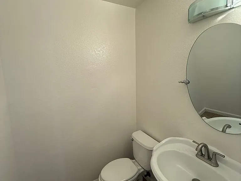 451 Tabor Ave — Photo 9