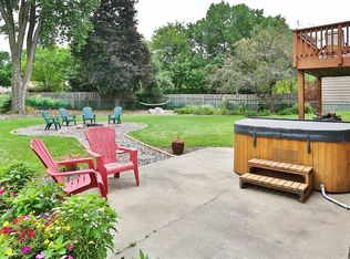 13213 Oakland Dr, Burnsville, MN 55337