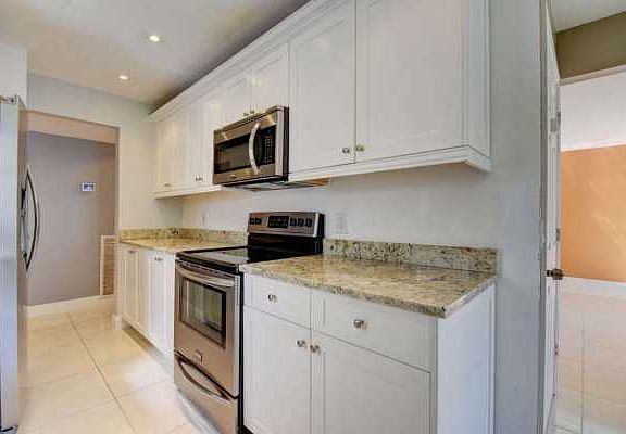 Home For Sale In Banyan Courts