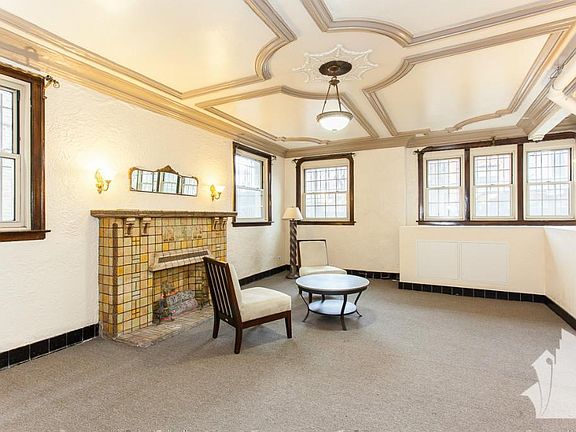 2nd image of 2540 N Sawyer Ave #411