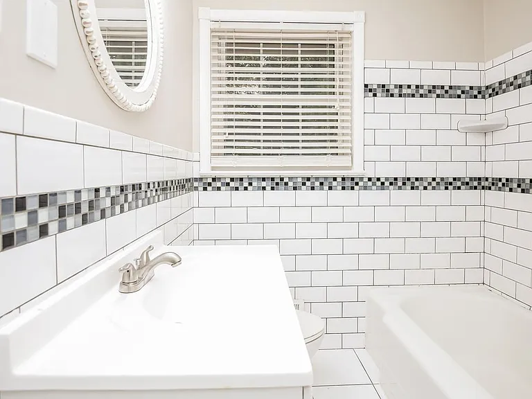 384 Charles Pl — Photo 14