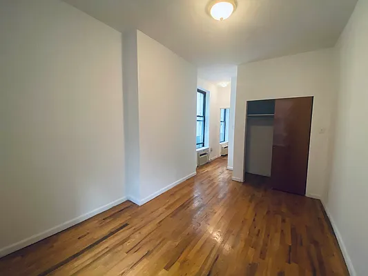 Rented by Bond New York | media 7