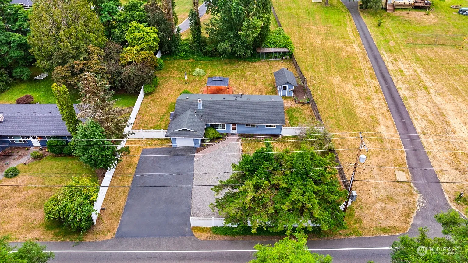 18605 NE 165th ST photo 1