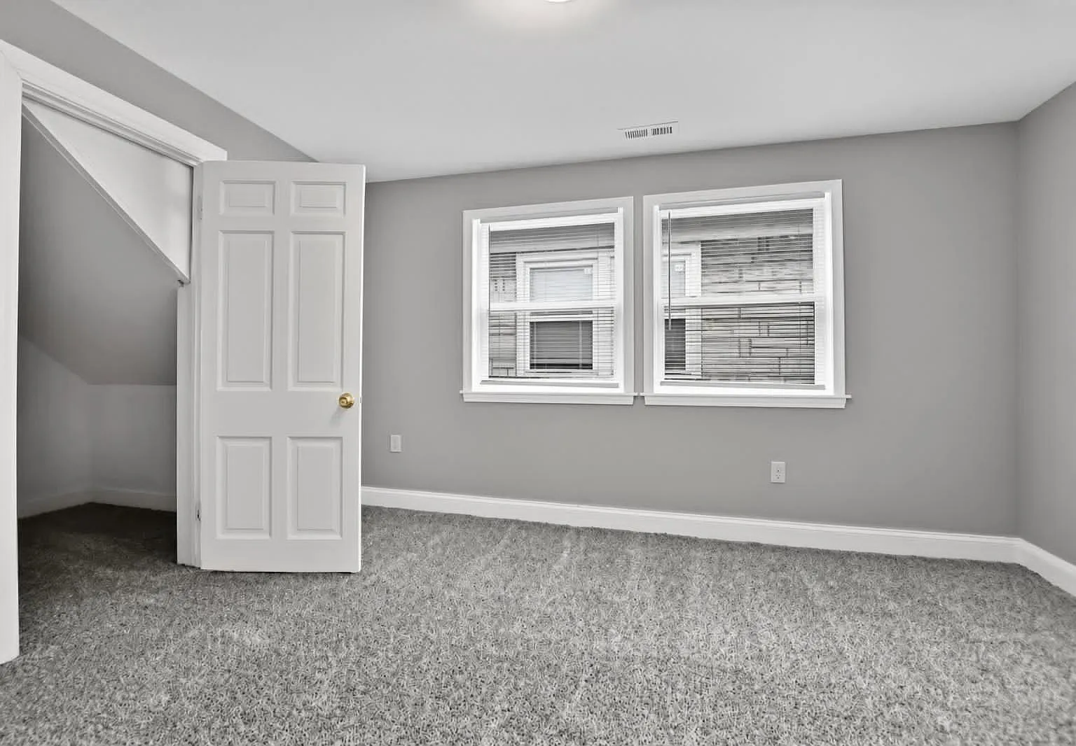2 bed, 700 sqft, $900 — Photo 3