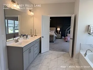 2108 Delaney Hills Ln — Photo 14