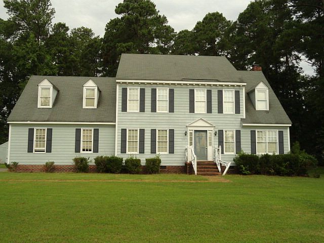 1st image of 704 Nichole Ln