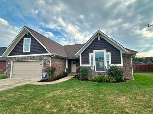 4114 Mayflower Dr, Owensboro, KY 42301