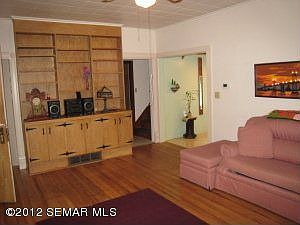 3rd image of 127 W Holly St