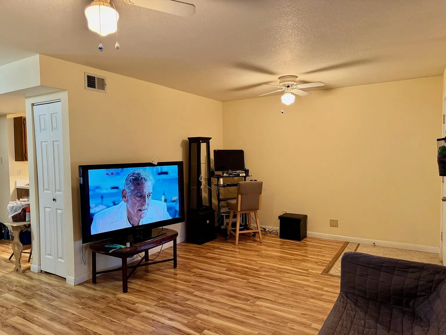 3 bed, 1.0 bath, 1094 sqft, $1,650 — Photo 4