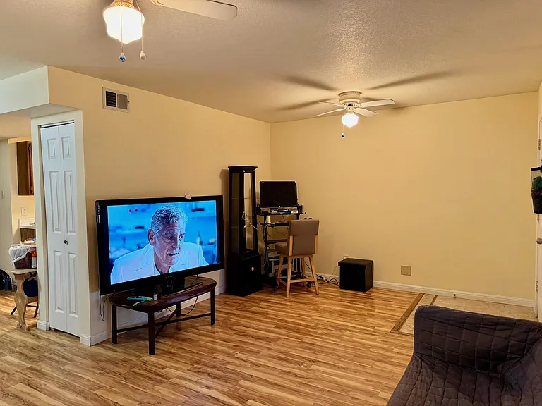 405 Northern Trl — Photo 2