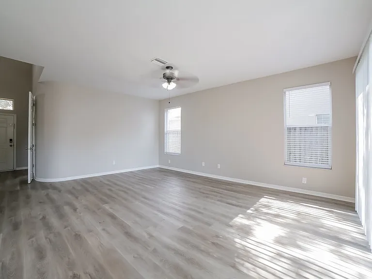 9613 Laurel Ledge Dr — Photo 5