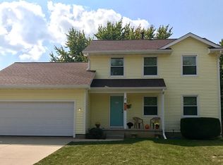 3 Ketchum Ct, Bloomington, IL 61704