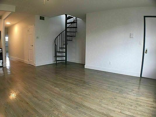 3rd image of 1468 Myrtle Ave #2B