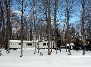 5525 Reynolds Rd, Cheboygan, MI 49721