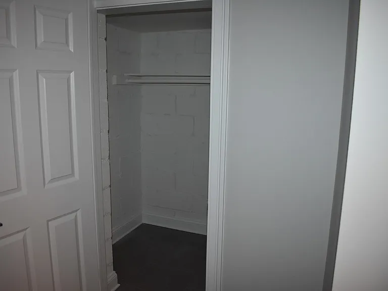 146 W Cedar St — Photo 9