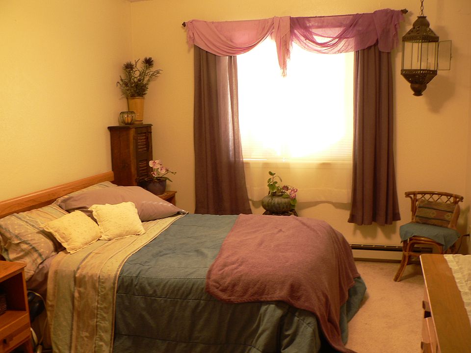 2nd image of 209 N Henry St