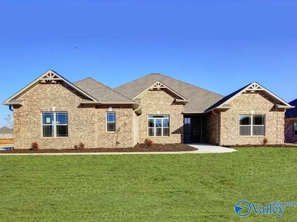 26172 Woodfield Dr, Athens, AL 35613