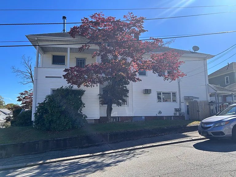 85-87 Marbury Ave — Photo 7
