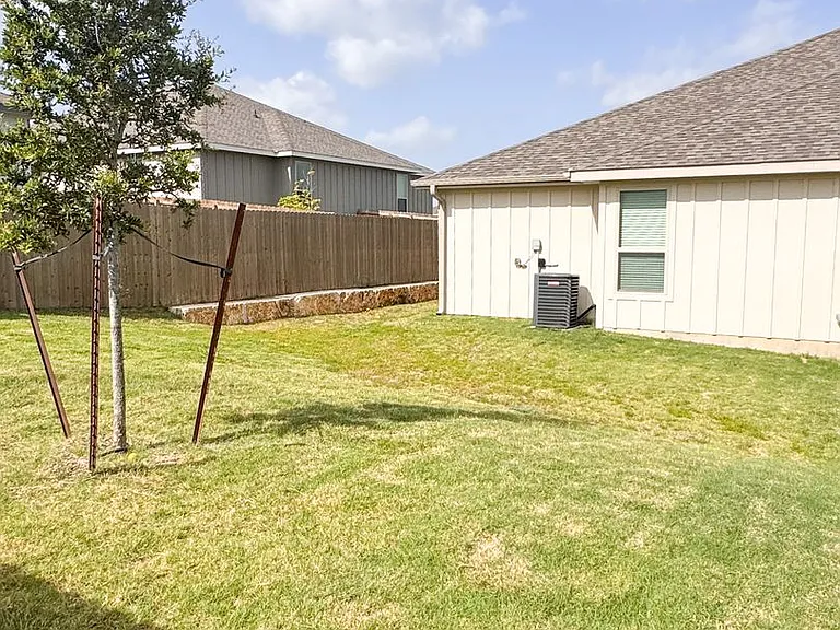 5108 Red Rose Xing — Photo 12