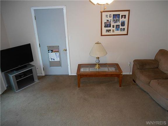 4th image of 487 Deerfield Dr