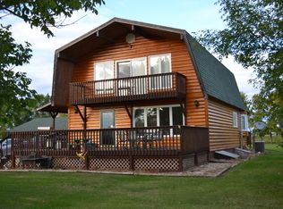 217 Lake View Dr, Devils Lake, ND 58301