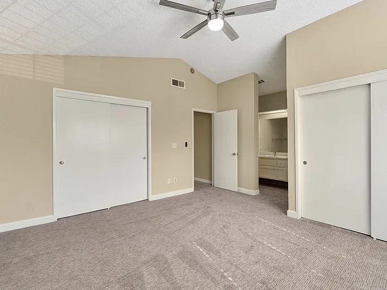 6733 N Warren Ave — Photo 27