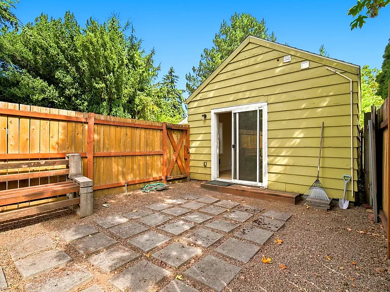 6044 SE Henderson St #B — Photo 14