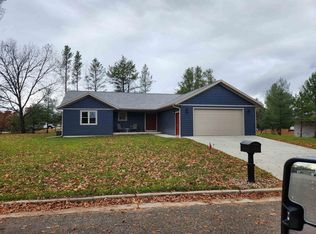 907 Cynthia Ln, Wisconsin Dells, WI 53965