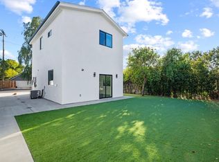 21813 Cohasset St, Canoga Park, CA 91303