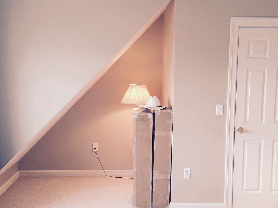 Top floor BR w/ Extra Space