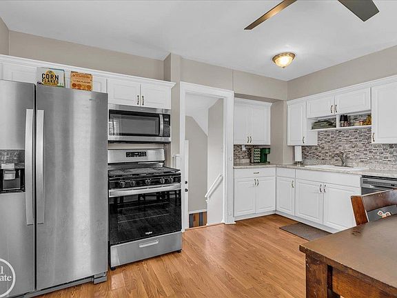 5th image of 21945 Ridgeway St
