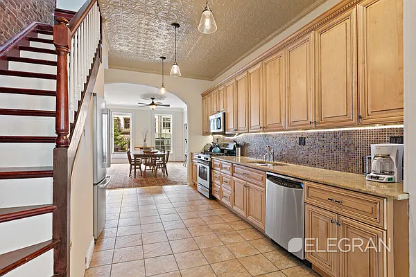 Rented by (Legacy) Elegran | media 4