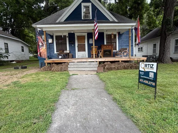 1123 Valley St, Carthage, MO 64836