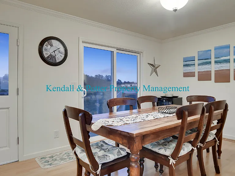 544 Cuesta Dr — Photo 32