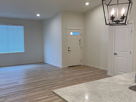 4th image of 10806 59th St E